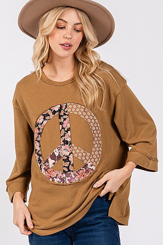 3/4 SLEEVE WITH PEACE SIGN APPLIQUE LOOSE FIT TOP